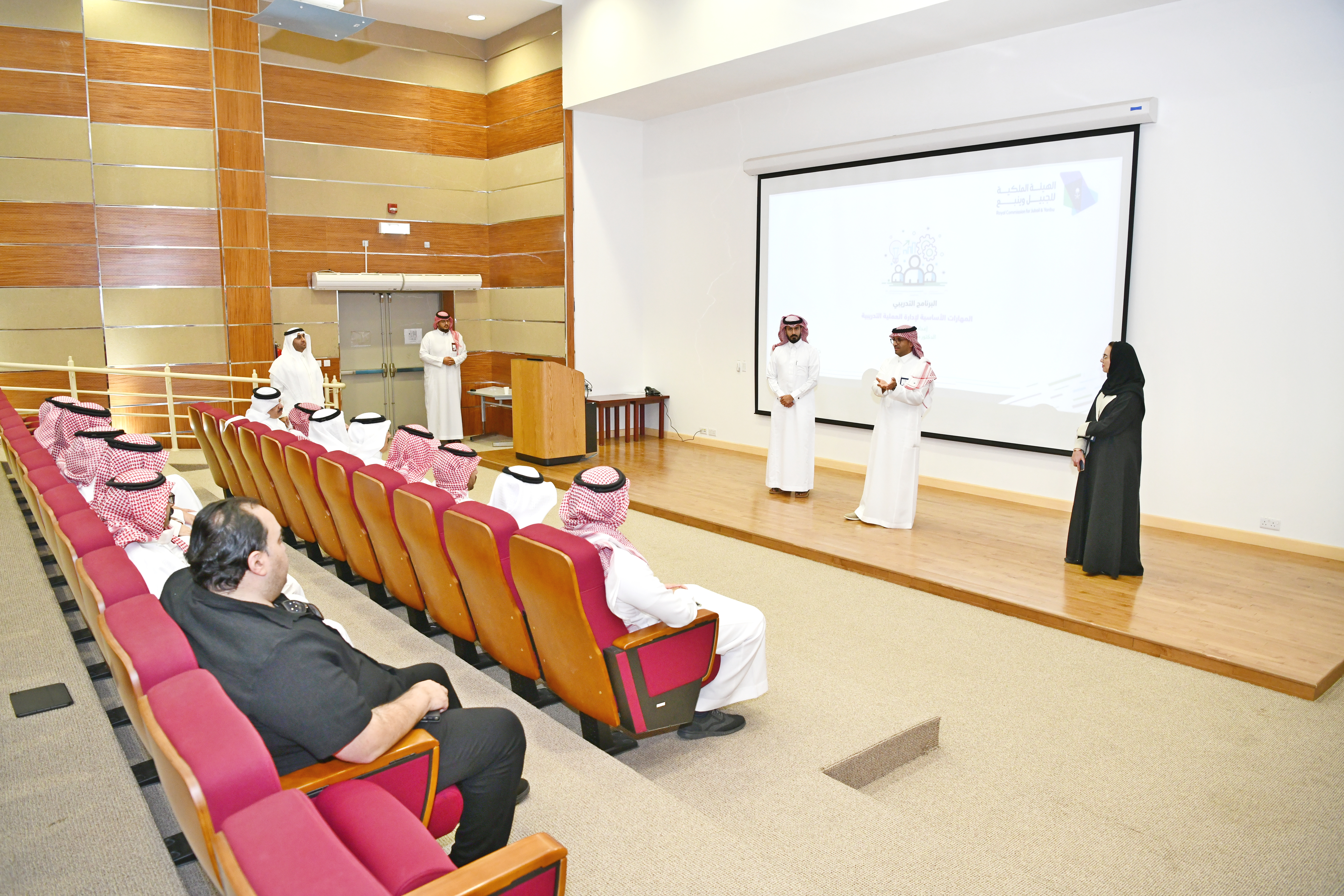  الإدارة العامة للتعليم بالهيئة الملكية بالجبيل تقيم برامج تدريبية للأكاديميين